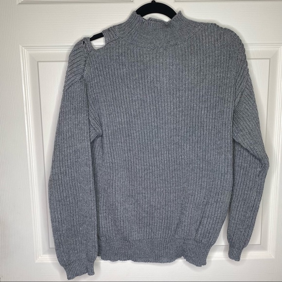 ASTR the Label Cutout Turtleneck Sweater in Gray Size Small - Picture 8 of 11